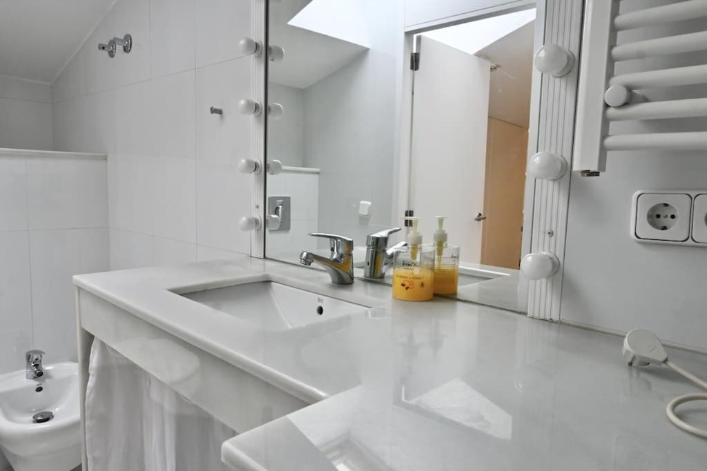 For You Rentals Apartamento Temporal Con Encanto A Pocos Metros Del Sol Myr13 Madrid Extérieur photo